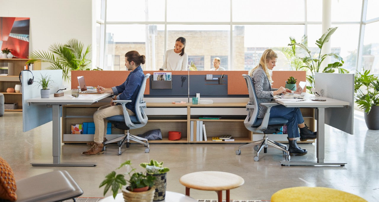 Créer un espace de travail dynamique par le mobilier.