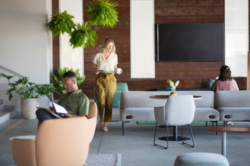 Fauteuils lounge style contemporain pour la détente au bureau