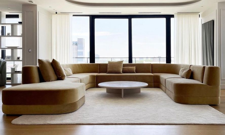 fauteuils lounge sectionnel en tissu velours de couleur brun avec coussin