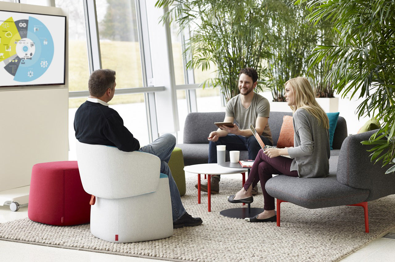 Rencontre de 3 personnes sur fauteuils collection Cabana de Haworth
