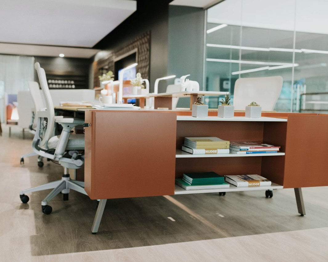 Poste de travail en benching du fabricant Haworth distribué par Consulis Environnement de bureau 