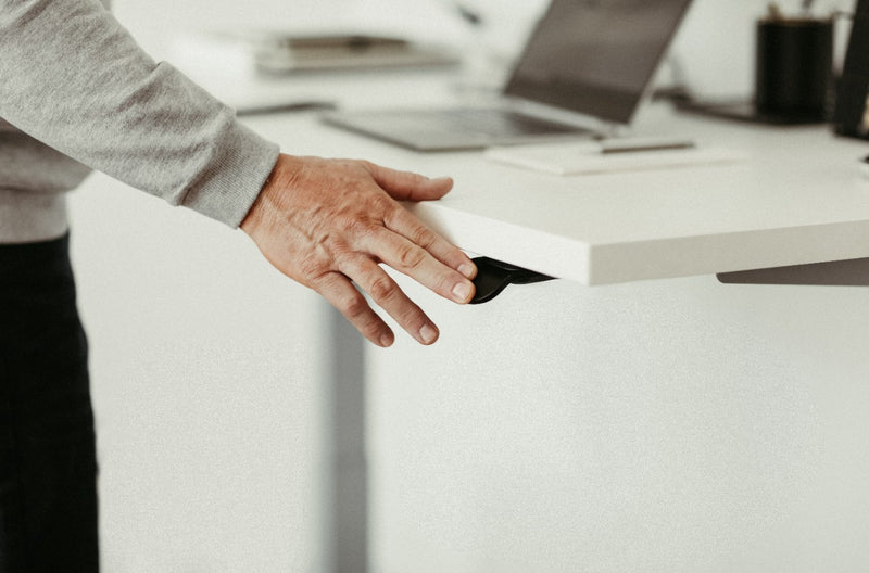 L’intégration ergonomique de votre poste de travail avec un bureau ajustable en hauteur